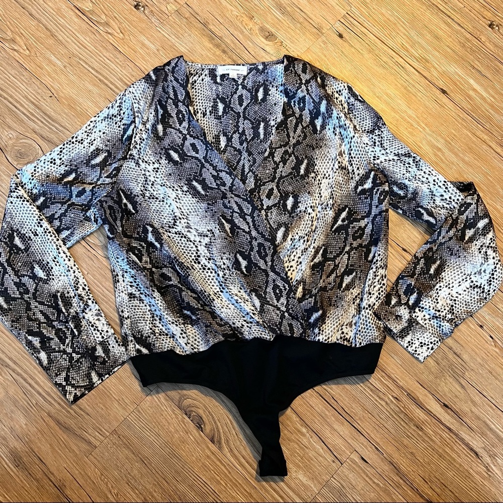 💚ee:some bodysuit